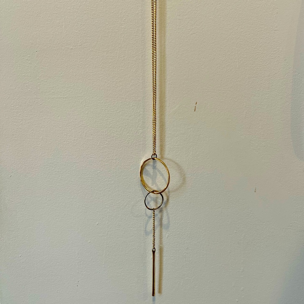 Long pendant necklace